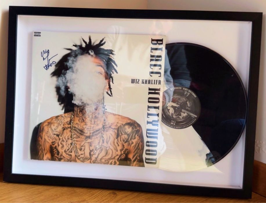 Disco vinyl assinado por wiz khalifa