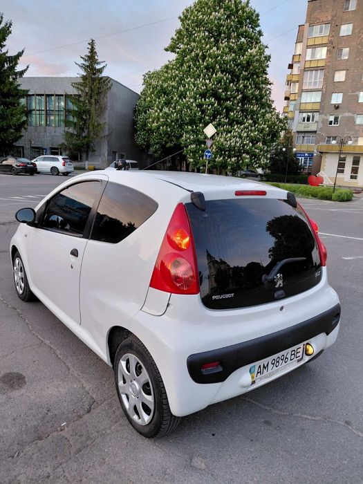 Продам автомобіль Пежо 107