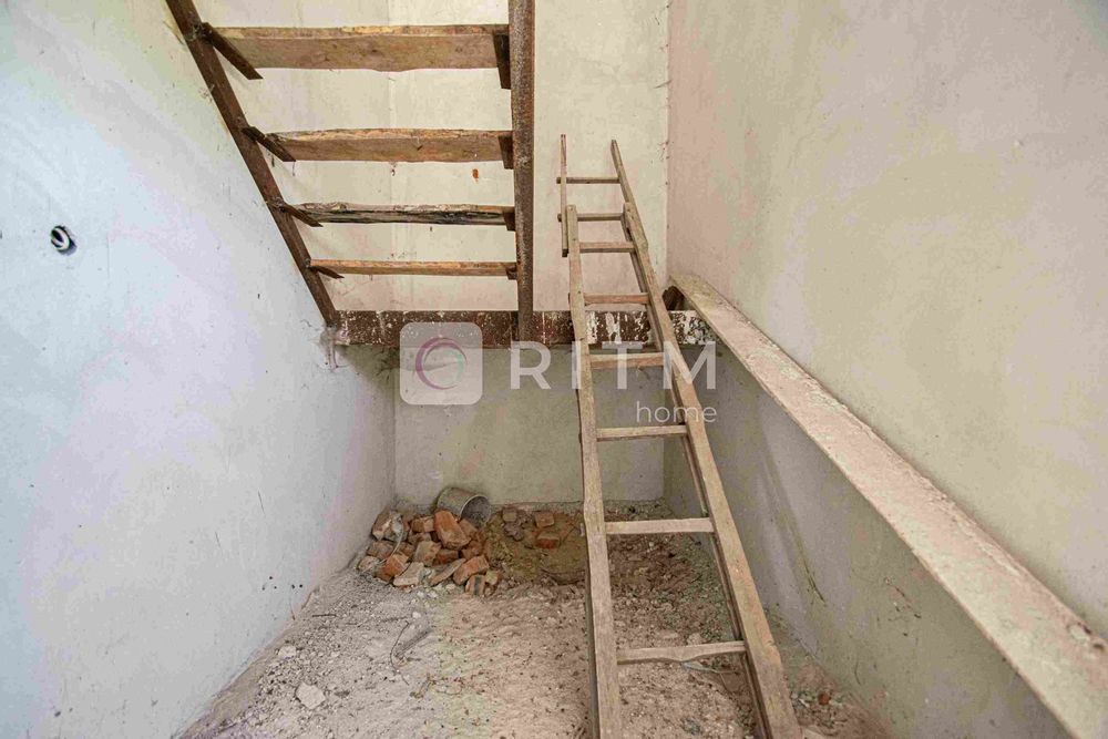 Будинок 200 м2  за вул. Топольна (м. Бережани)