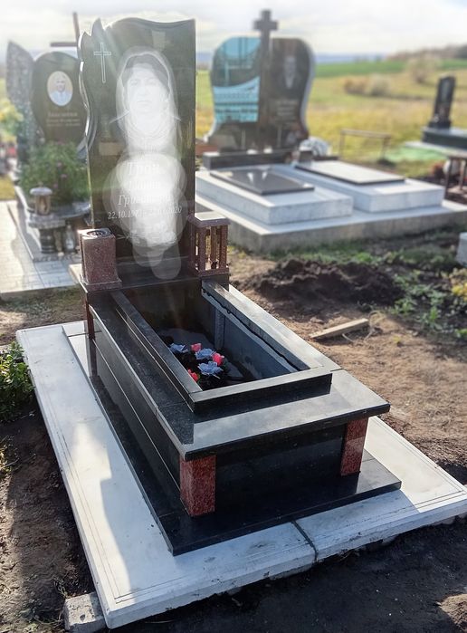 Виготовлення і встановлення пам'ятників