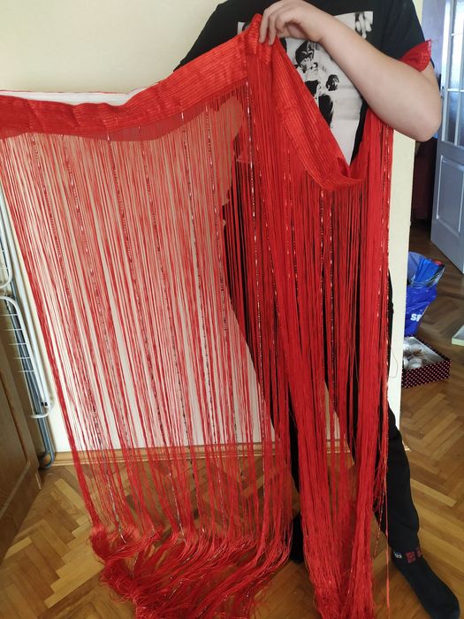 Тюль червона, тюль нитка, макарони, 2 штуки по 1.5 м.