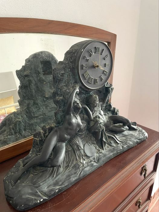 Estatueta Relógio