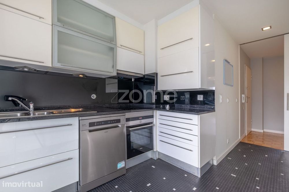 Apartamento T3 renovado em Pedrouços, Maia