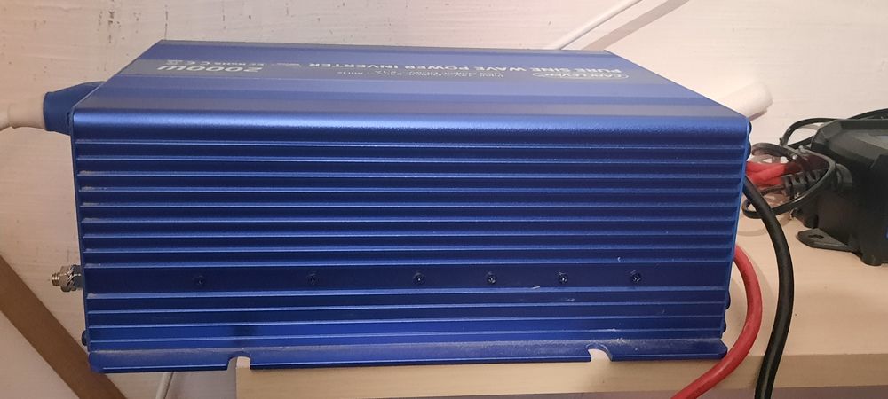 Потужній інвертор Carclever  2000 w з чистим синусом для будь якого ви