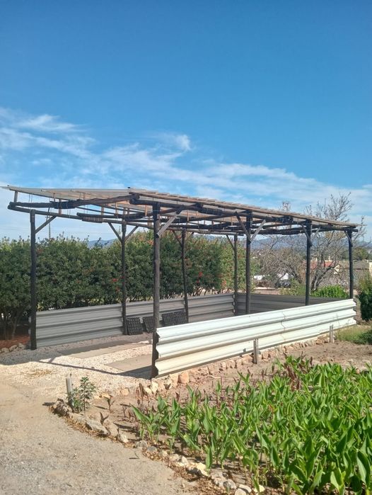 Desocupar Telheiro/garagem/alpendre
