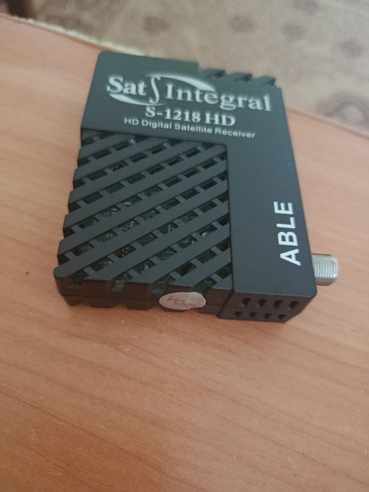 Цифровий супутниковий тюнер Sat-integral  S-1218HD Able