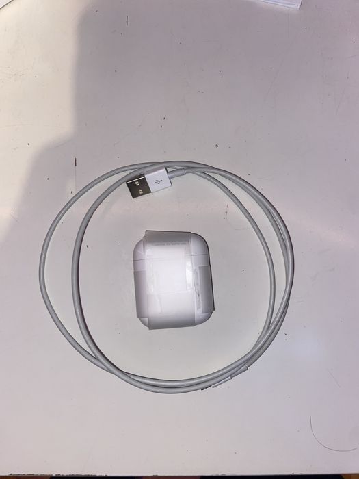 Airpods com menos de 1 ano de utilizaçao