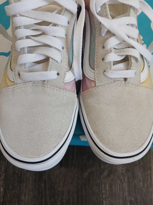 Кеди Vans оригінал ,23,5 см,стан нових (Одягненні один раз,малуваті)