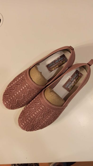 Różowe skechers szeroka stopa nowe 41 do 42