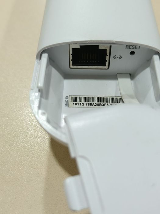 Точка доступа Ubiquiti UniFi AC Mesh (UAP-AC-M)