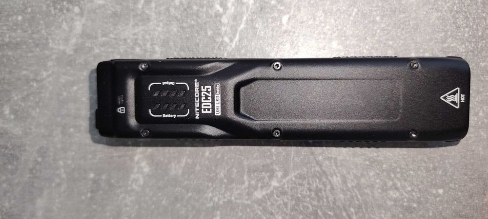 Latarka Nitecore edc25