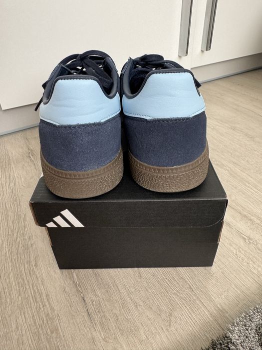 Продам Adidas Handball SPEZIAL