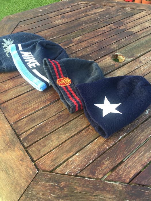 4 gorros de marca