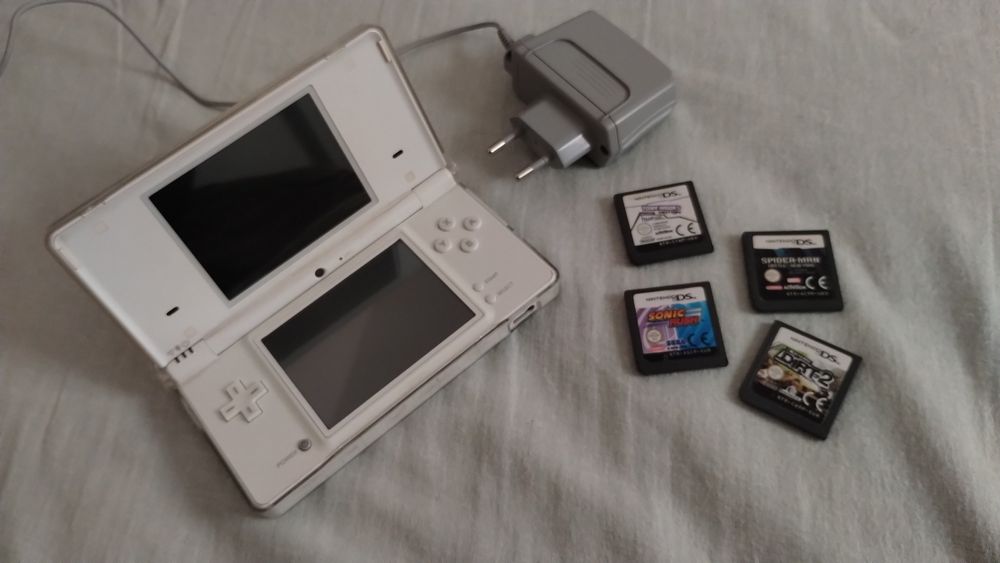 Vendo nintendo dsi original completo pronto a usar