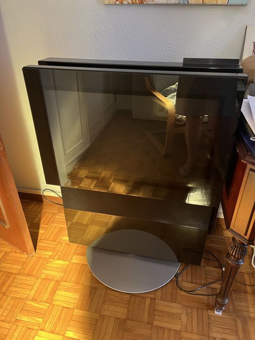 Televisor Bang Olufsen, a funcionar e estado impecavel