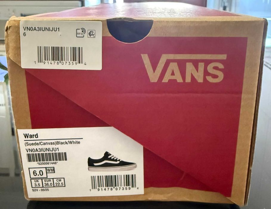 Vans Ward Pretas – Novas, nunca usadas