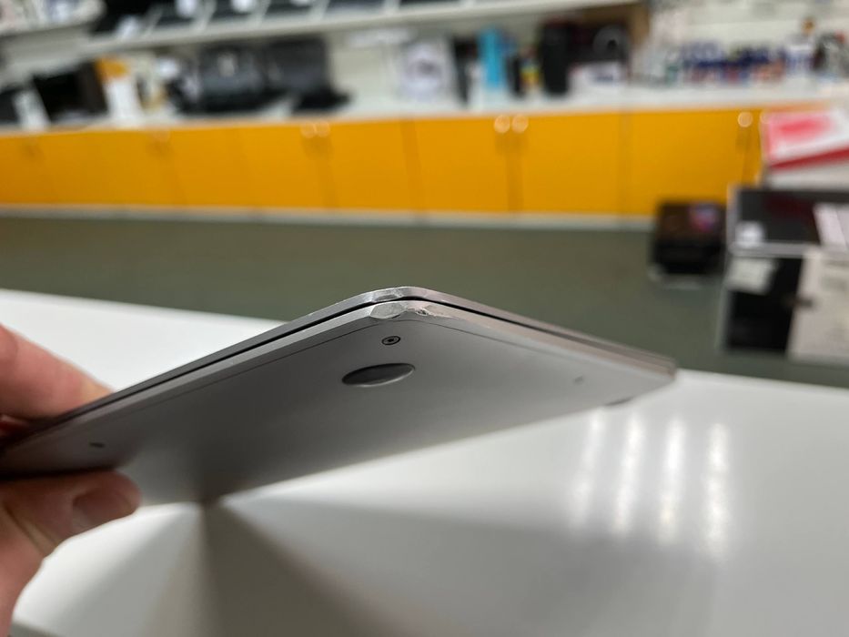 MacBook Air 13 M1 8/256