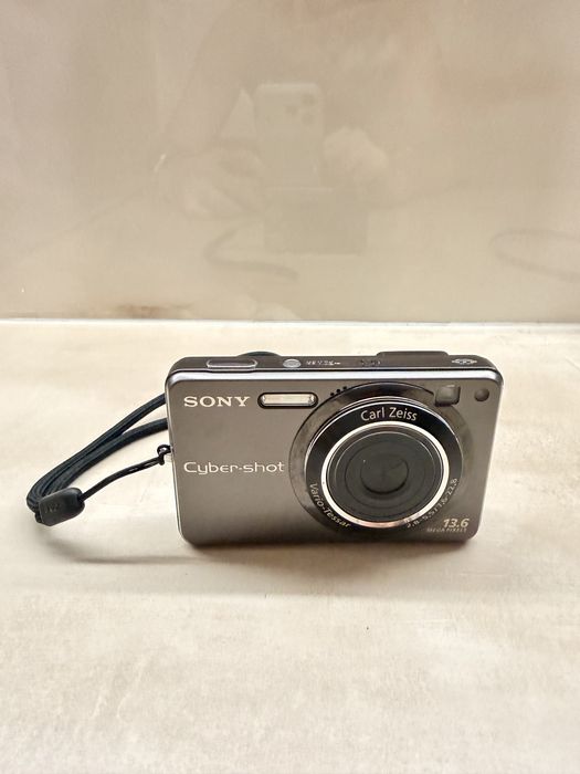 Цифровой фотоаппарат Sony DSC-W300