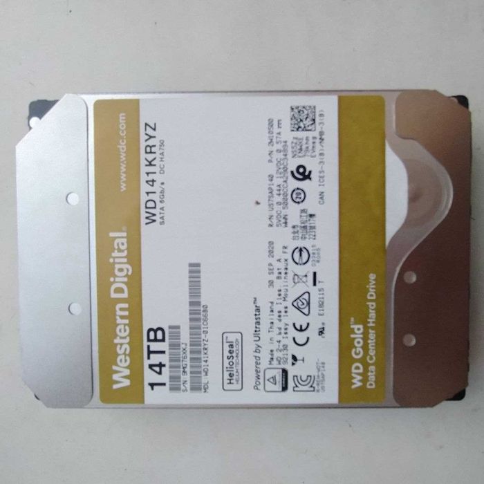 Жесткий диск HDD WD141KRYZ Gold 14tb
 (на глобальной гарантии WD)