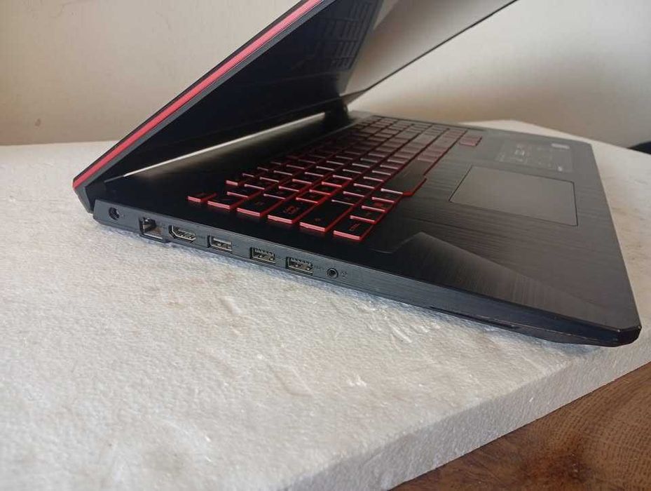 Gaming Asus TUF i7 8750H + 24GB RAM + GTX1050Ti + SSD + HDD
