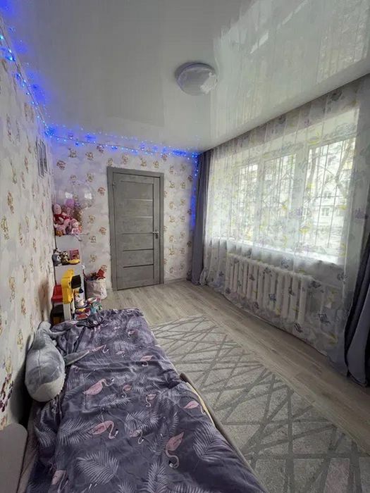 Продам 3-комн квартиру в районе Космонавтов ул.