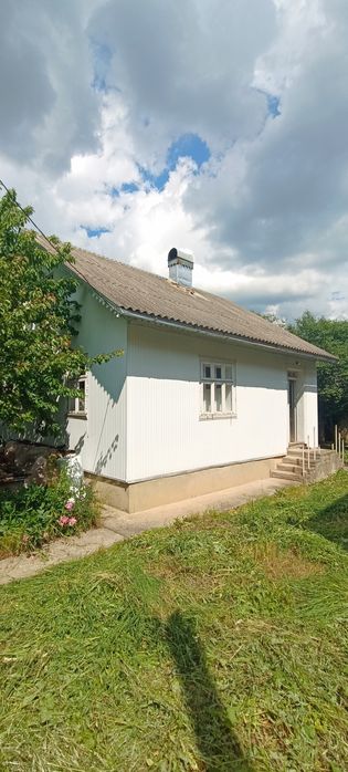 Продаж окремого будинку в районі м-н Академічного