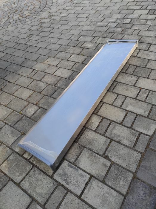 Parapet. stalowy zewnętrzny