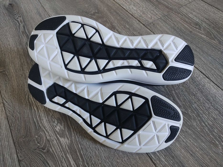 Кроссовки Nike WMNS FLEX 2017 RN