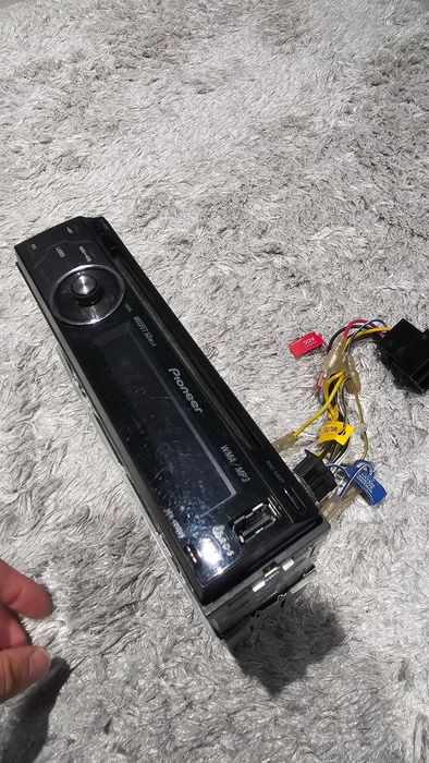 Pioneer Car Radio DEH-4000UB – Read Description64284349366913123