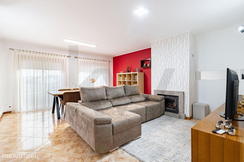 Apartamento T4 a menos de 5 min de São João da Madeira — Nogueira Do Cravo E Pindelo, Aveiro