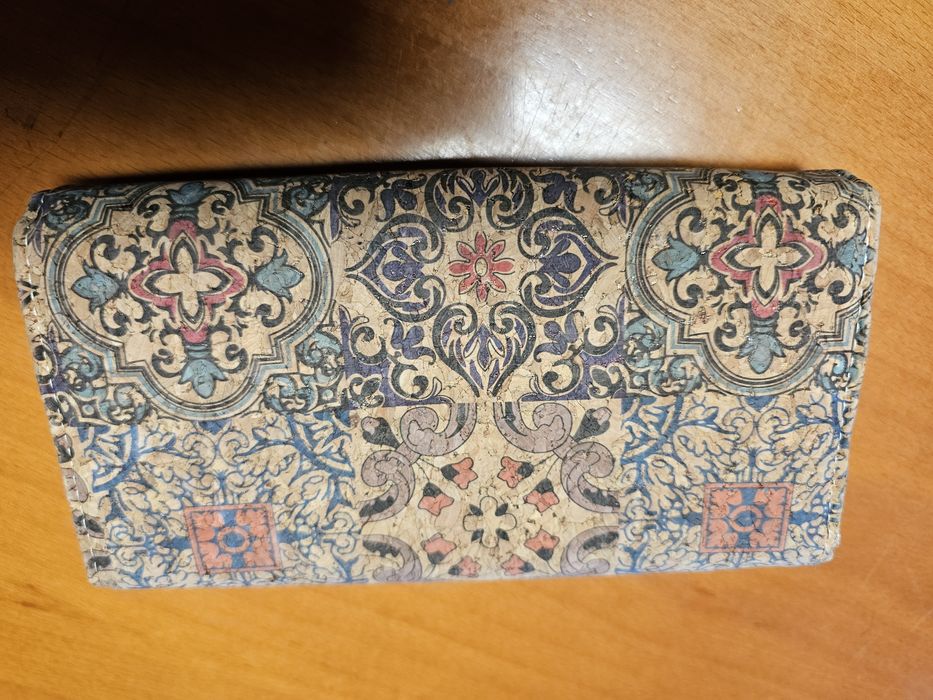 Porta moedas em cortiça em bom estado