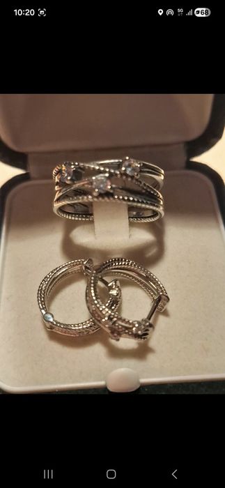Conjunto entrelaçado prateado