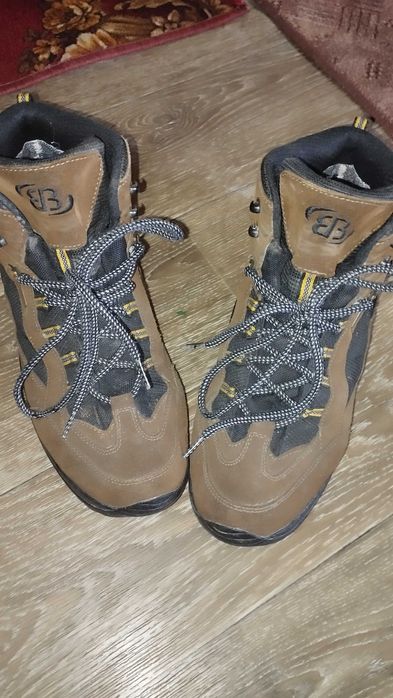 Ботінки трекінгові