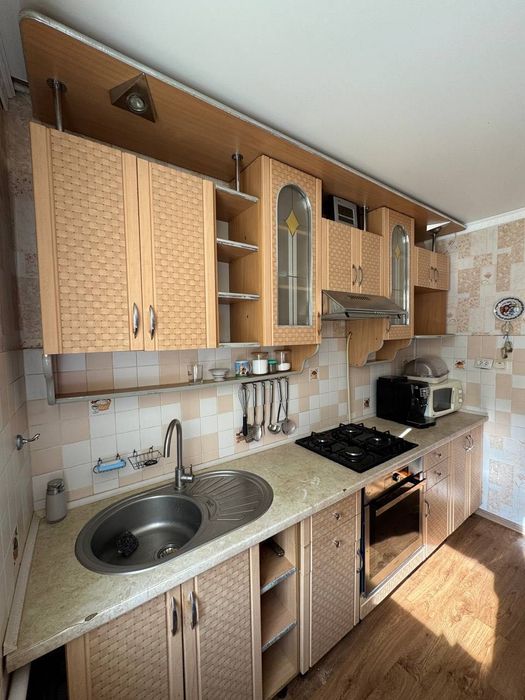 Продам кухню (витяжка і мийка в ціні)