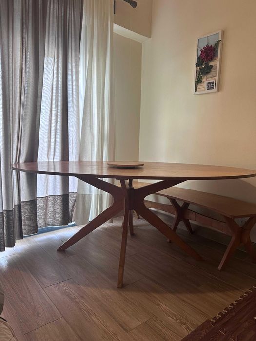 Mesa Oval Tallin em madeira com efeito carvalho