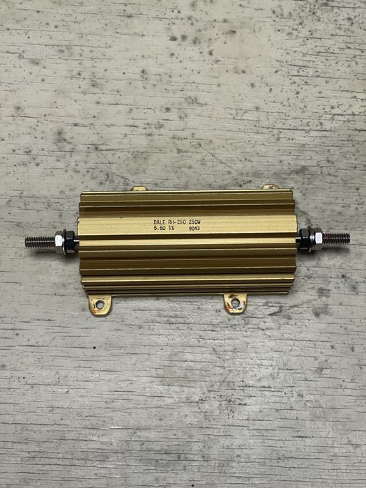 Rezystor drutowy dużej mocy Dale RH-250 5.6Ω 250W 1% 9043 opornik USA