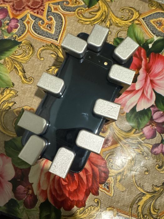 Крепление метал для планшетов и телефонов