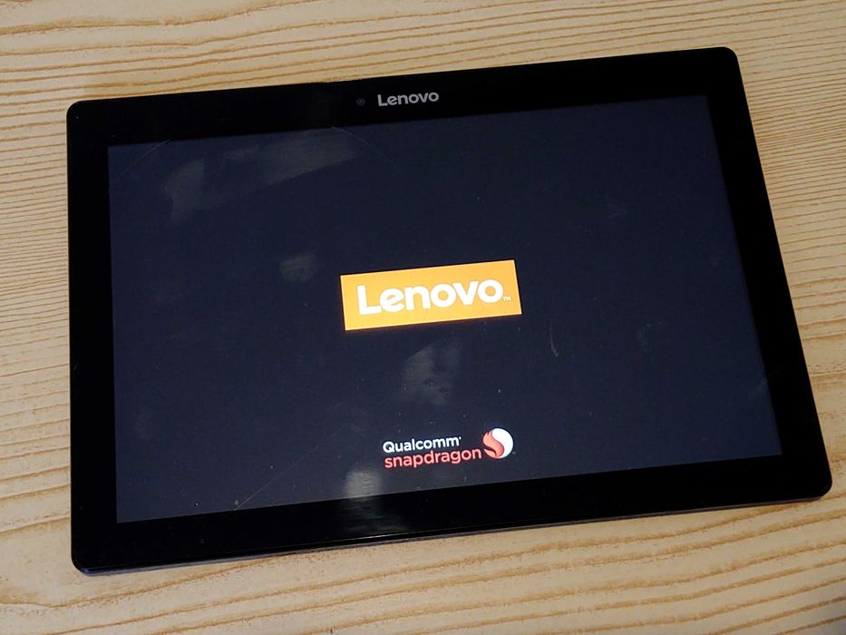 Tablet LENOVO z ekranem 10 cali