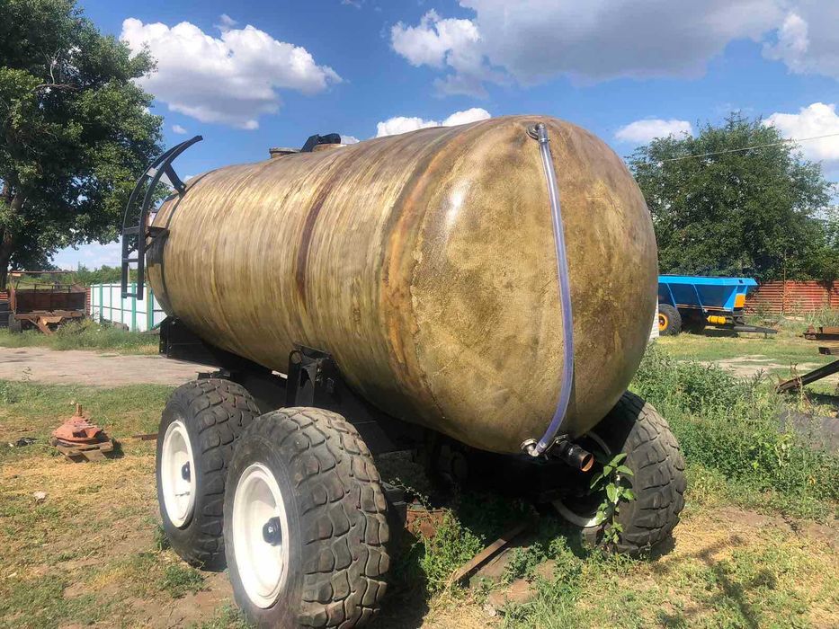 бочка МЖТ-16 новая,мжт-10 цистерна прицепная на колесах