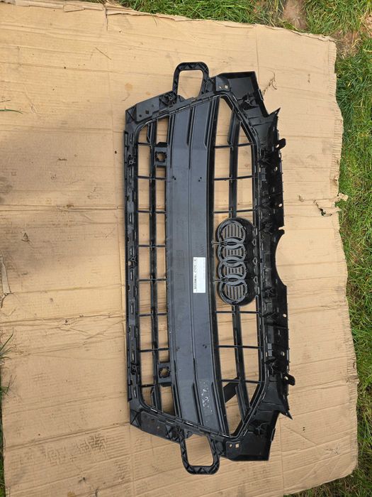 grill Audi A4 B9 lift 8W0