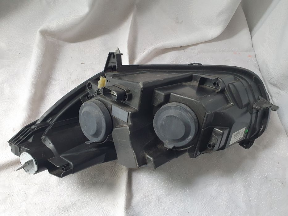Lampa Ford Transit Courier Turneo prawa EUROPA