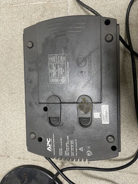 ДБЖ APC Back-UPS ES BE525-RS, потужність 525 ВА.