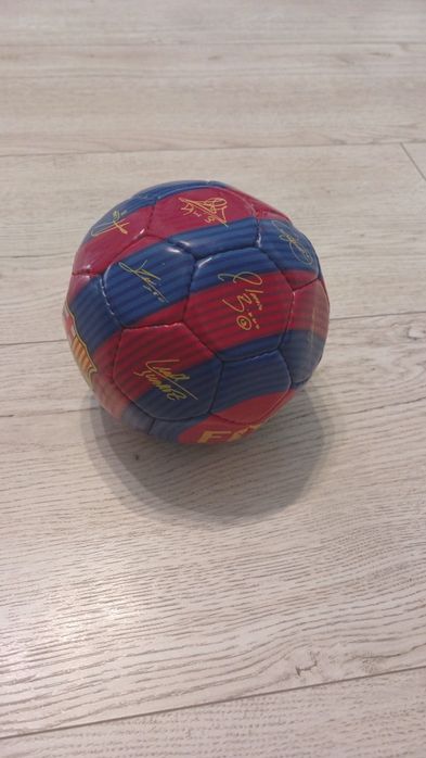 М'яч сувенірний Барселони з підписами команди
