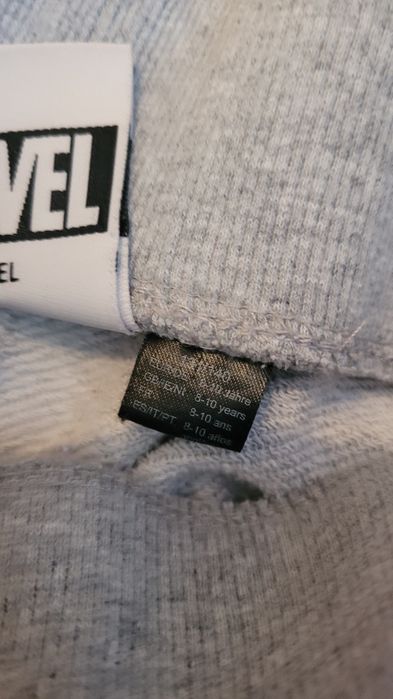 Dres chłopięcy marvel 8-9 lat