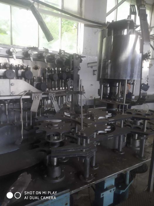 Продам автоматичну лінію розливу продуктивністю 6000 пляшок на годину