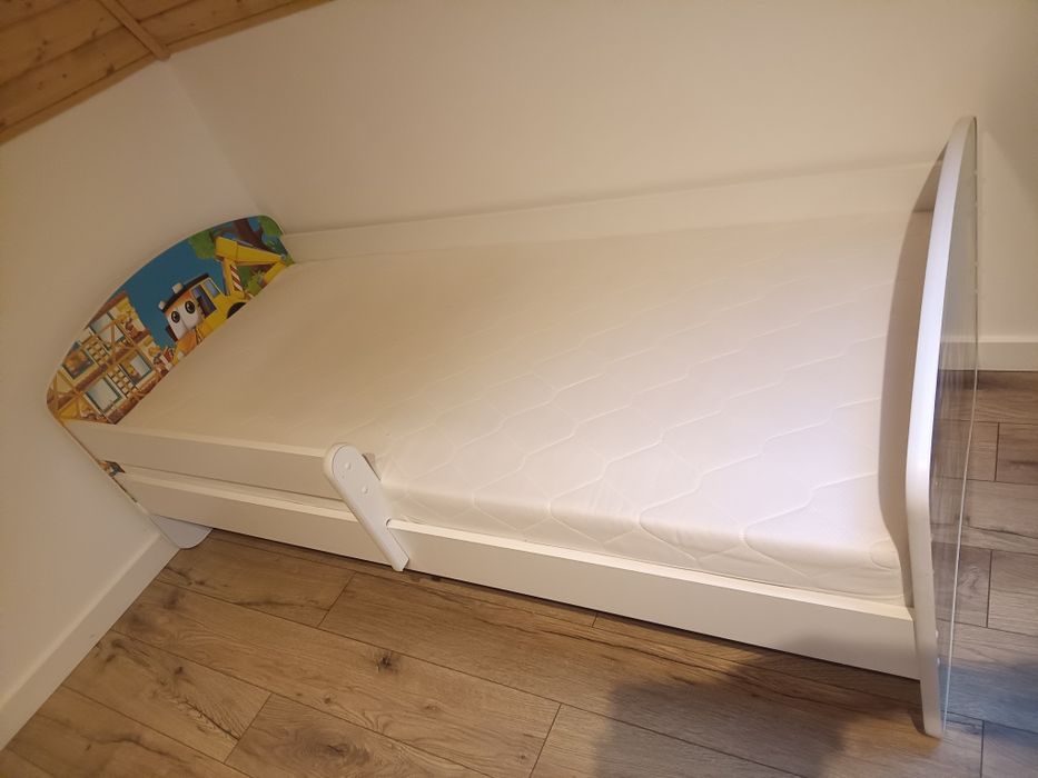 Łóżko dziecięce z szufladą na pościel