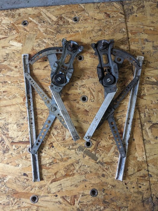 Продам оригинальные передние ручные стеклоподъёмники на  BMW e28