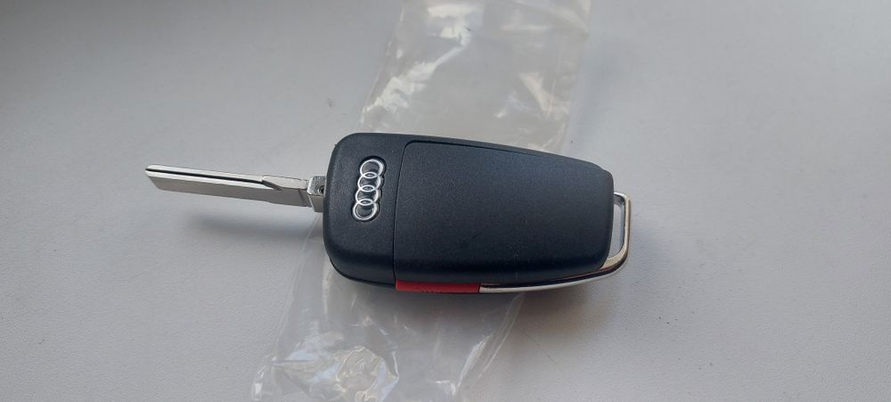 Ключь под автомобиль зажигания Audi Q3 ключ запалення