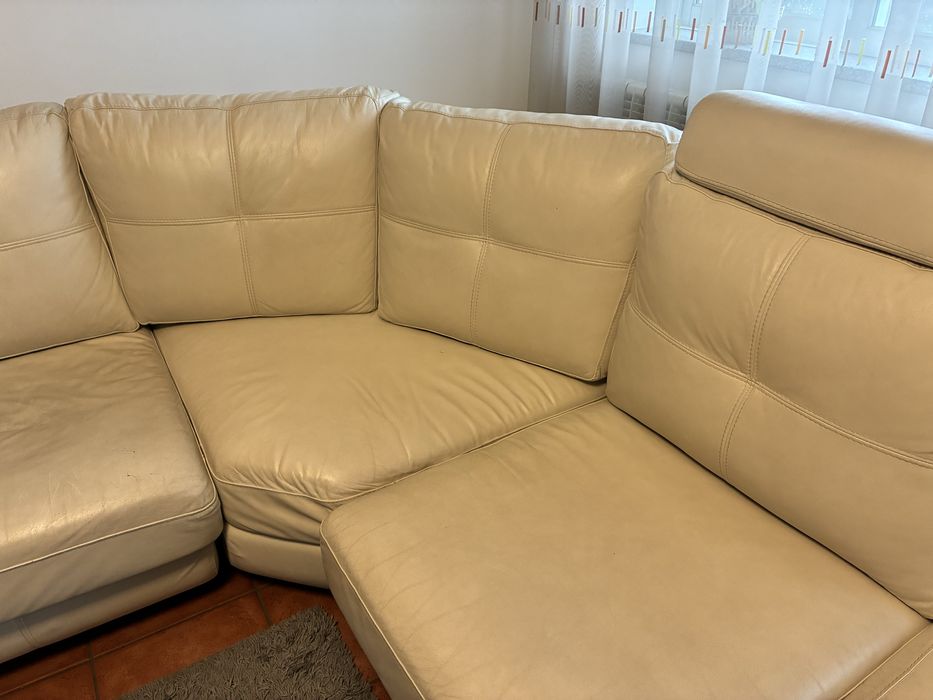 Sofá em pele com Chaise Longue