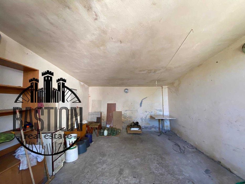 Продаж будинку у тихому та спокійному районі міста